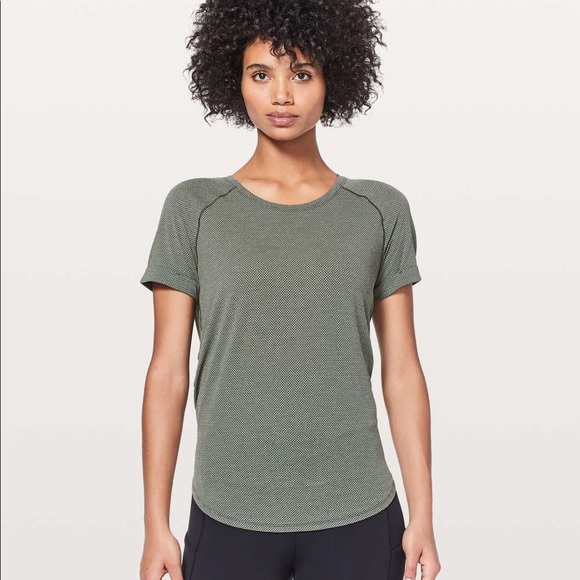 NWOT Lululemon Open Up Tie Back Tee Heathered Camo Green - Picture 5 of 6